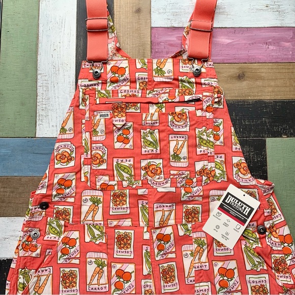 NWT Duluth Medium x31L Heirloom Gardening Bib Overalls Coral Seed Packets Farm - Picture 2 of 8